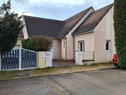 Maison à vendre 249 000 € 4 pièces 3 chambres 102 m² 378 m² de terrain Nord Châtenoy-le-Royal 71880