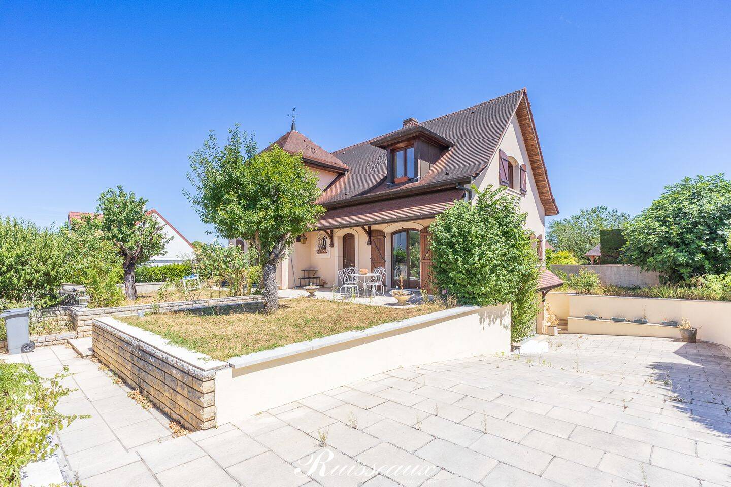 Maison 5 pièces 184 m² · à Daix · 184 m² · 580 000 €