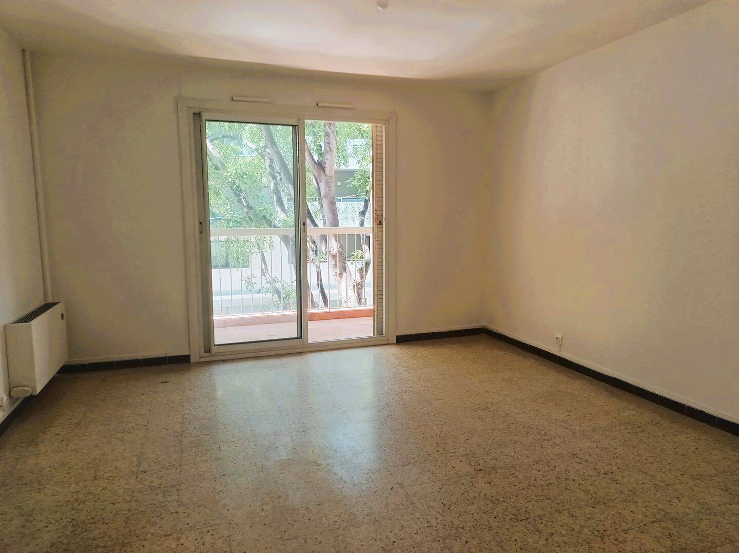 Appartement 3 pièces 67 m² · à Marseille 10ème Arrondissement · 66,9 m² · 980 €