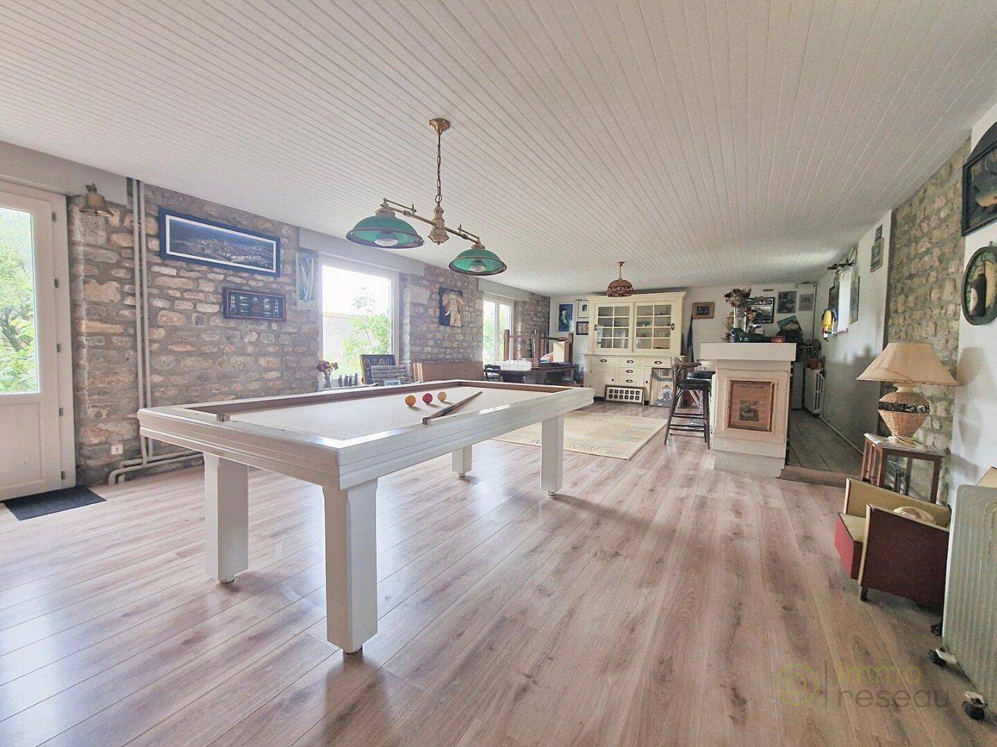 Maison 8 pièces 320 m² · à Thignonville · 320 m² · 354 000 €