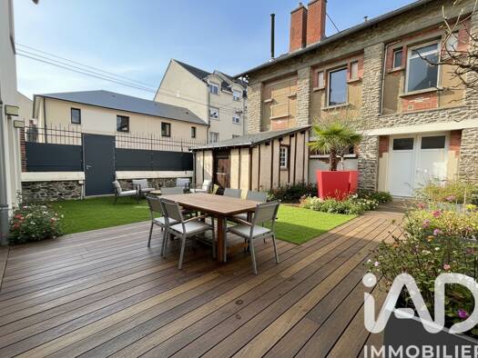 Maison de ville à vendre 498 000 € 8 pièces 4 chambres 188 m² 320 m² de terrain Gare-Senelle-Pont de Paris Laval 53000