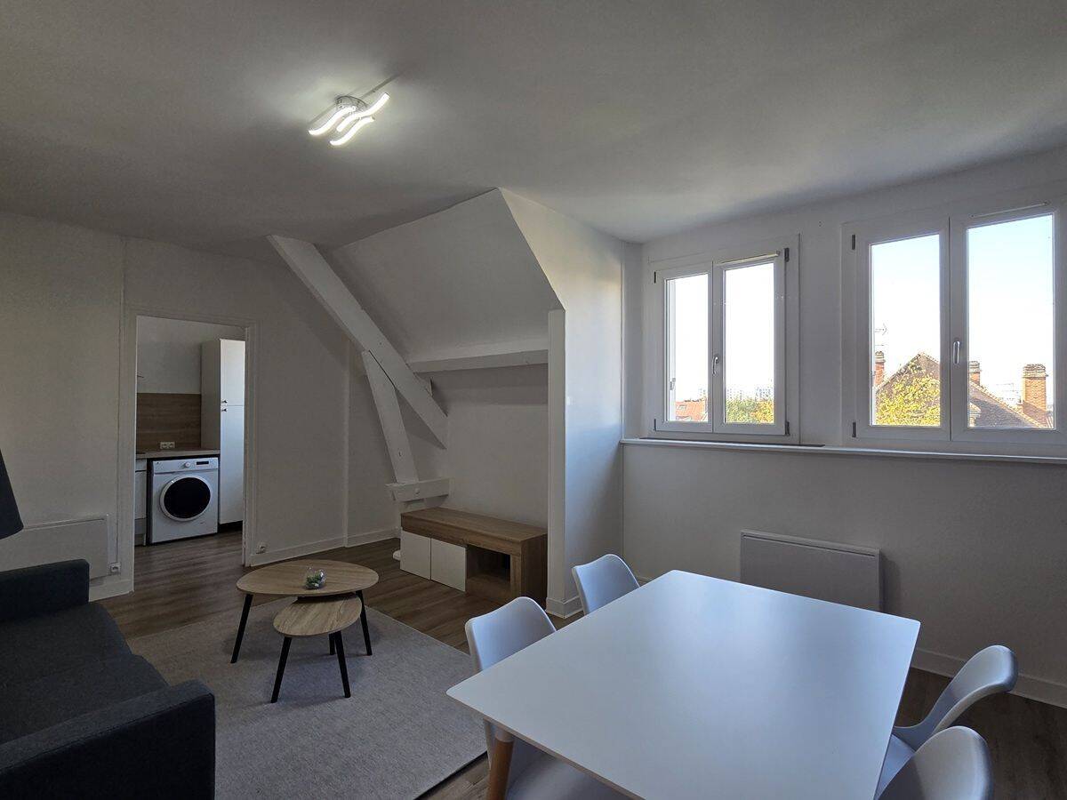 1 pièce 77 m² · à Troyes · 77,2 m² · 350 €/mois