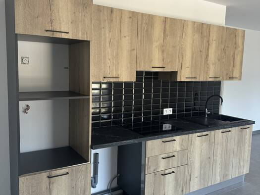 Appartement à vendre 280 000 € 3 pièces 2 chambres 70 m² Étage 1/2 Peypin 13124