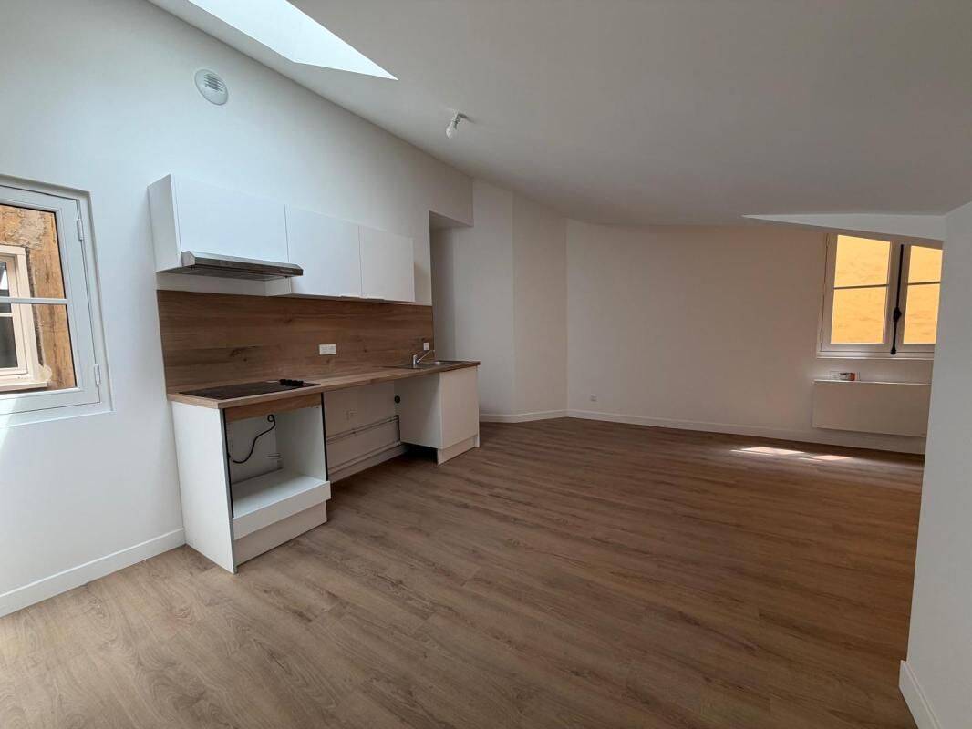 Appartement 2 pièces · à Marseille 2ème Arrondissement · 793 €/mois