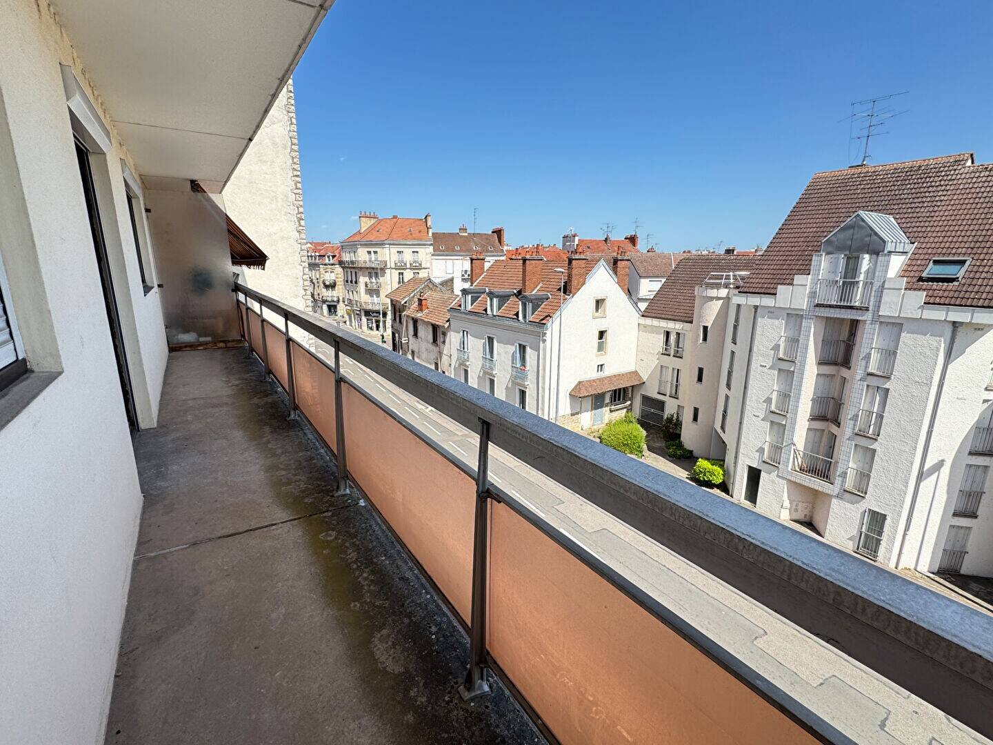 T4BIS DE 103.67 m2 RUE CHARLES DUMONT — 2