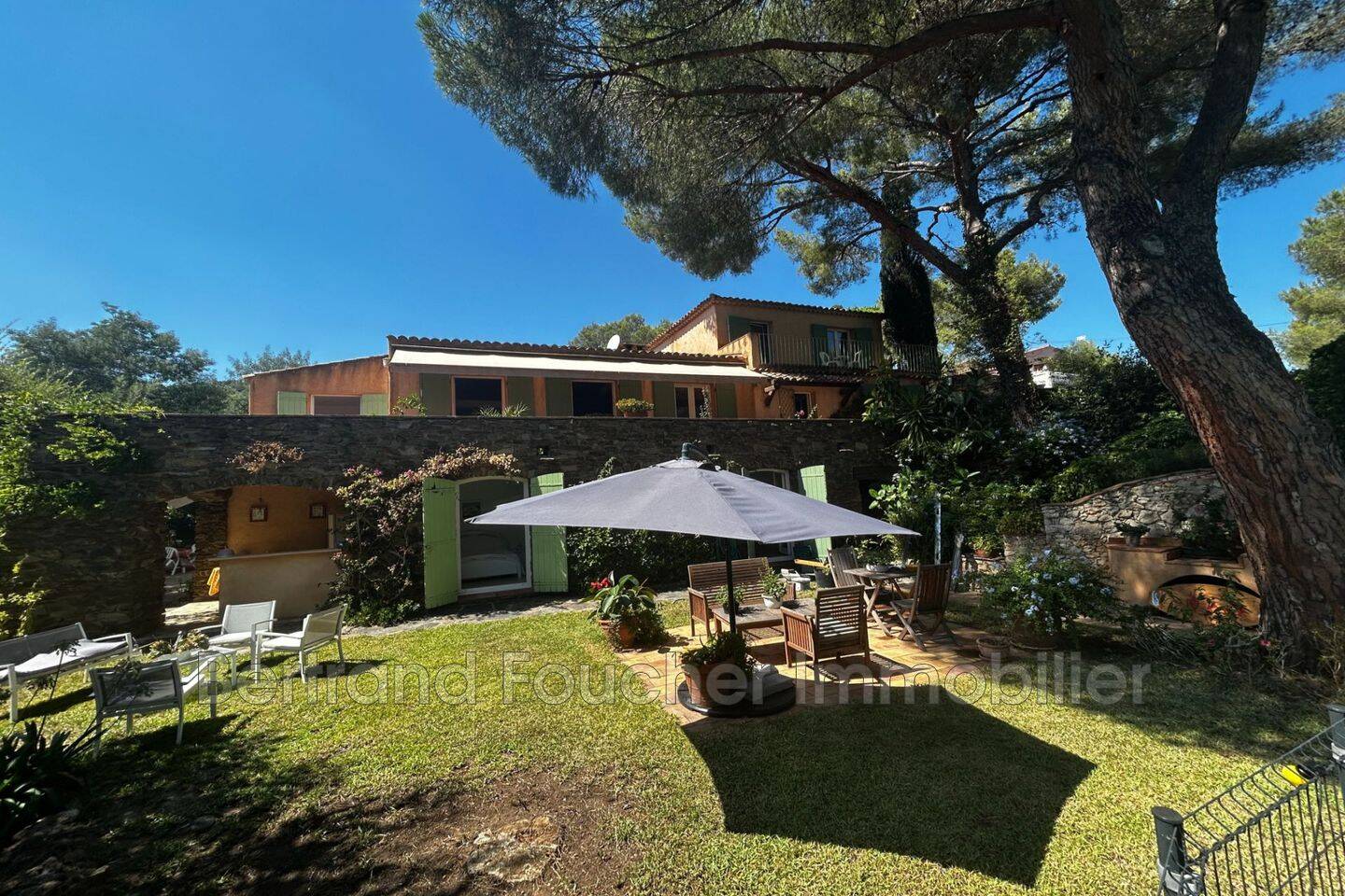 Maison 14 pièces 279 m² · à Cavalaire-sur-Mer · 279 m² · 1 600 000 €
