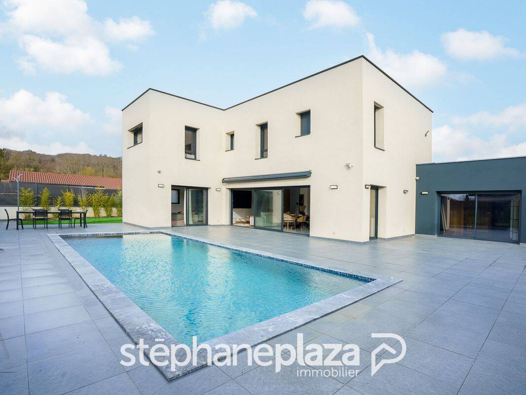 Maison 7 pièces 225 m² · à Mâcon · 225 m² · 630 000 €