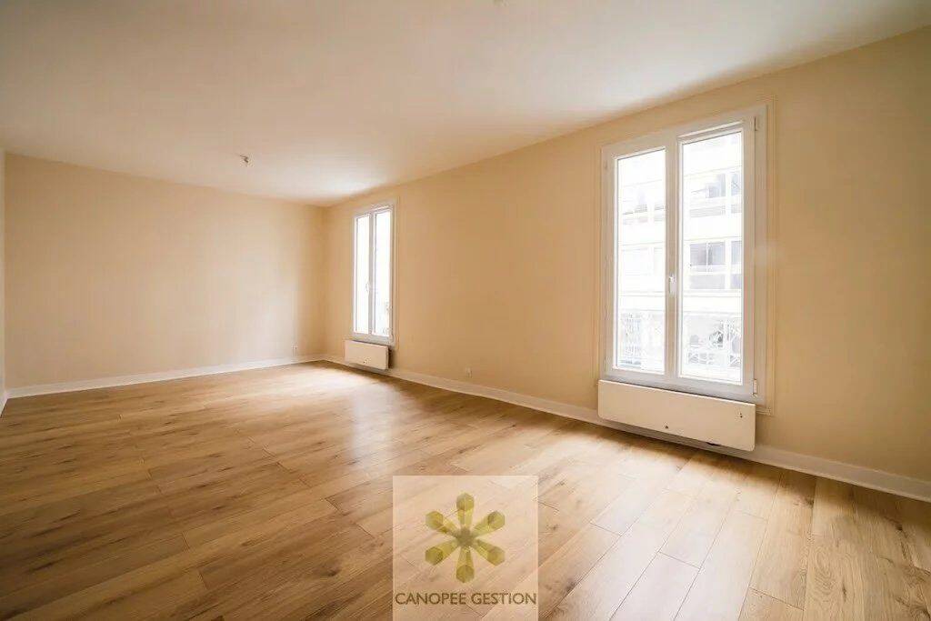 Appartement 5 pièces 104 m² · à Paris 15ème Arrondissement · 104,2 m² · 895 000 €