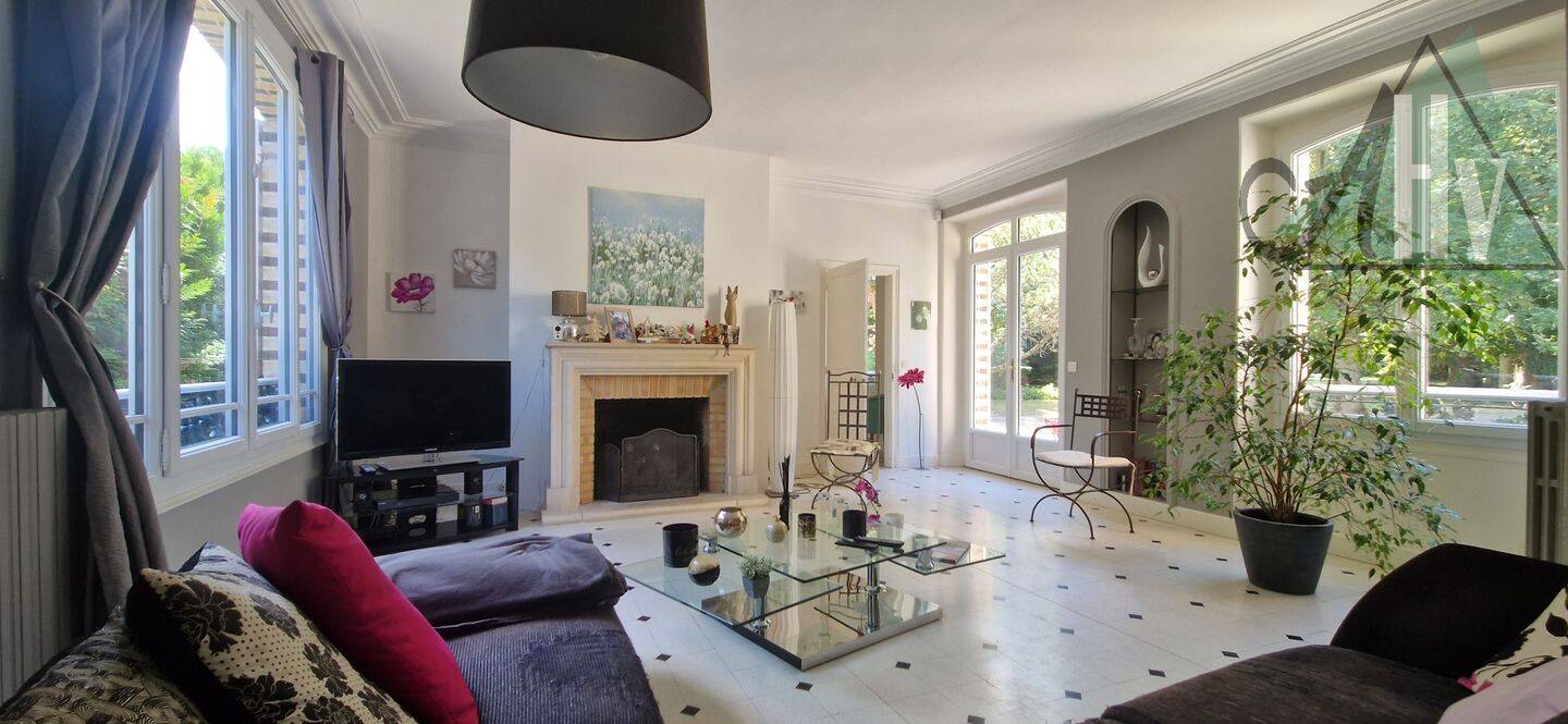 Maison 10 pièces 290 m² · à Villiers-sur-Seine · 290 m² · 445 000 €