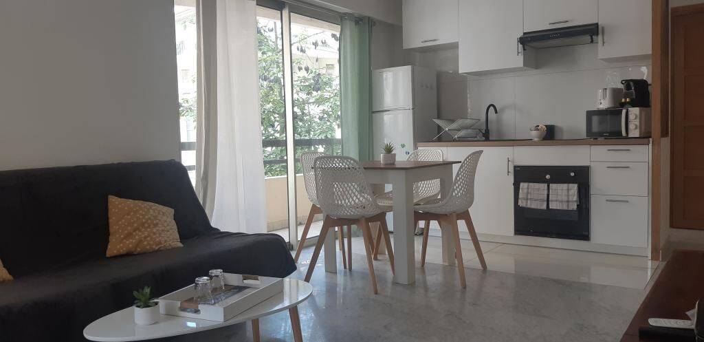 Appartement 3 pièces 45 m² · à Antibes · 45 m² · 1 150 €/mois