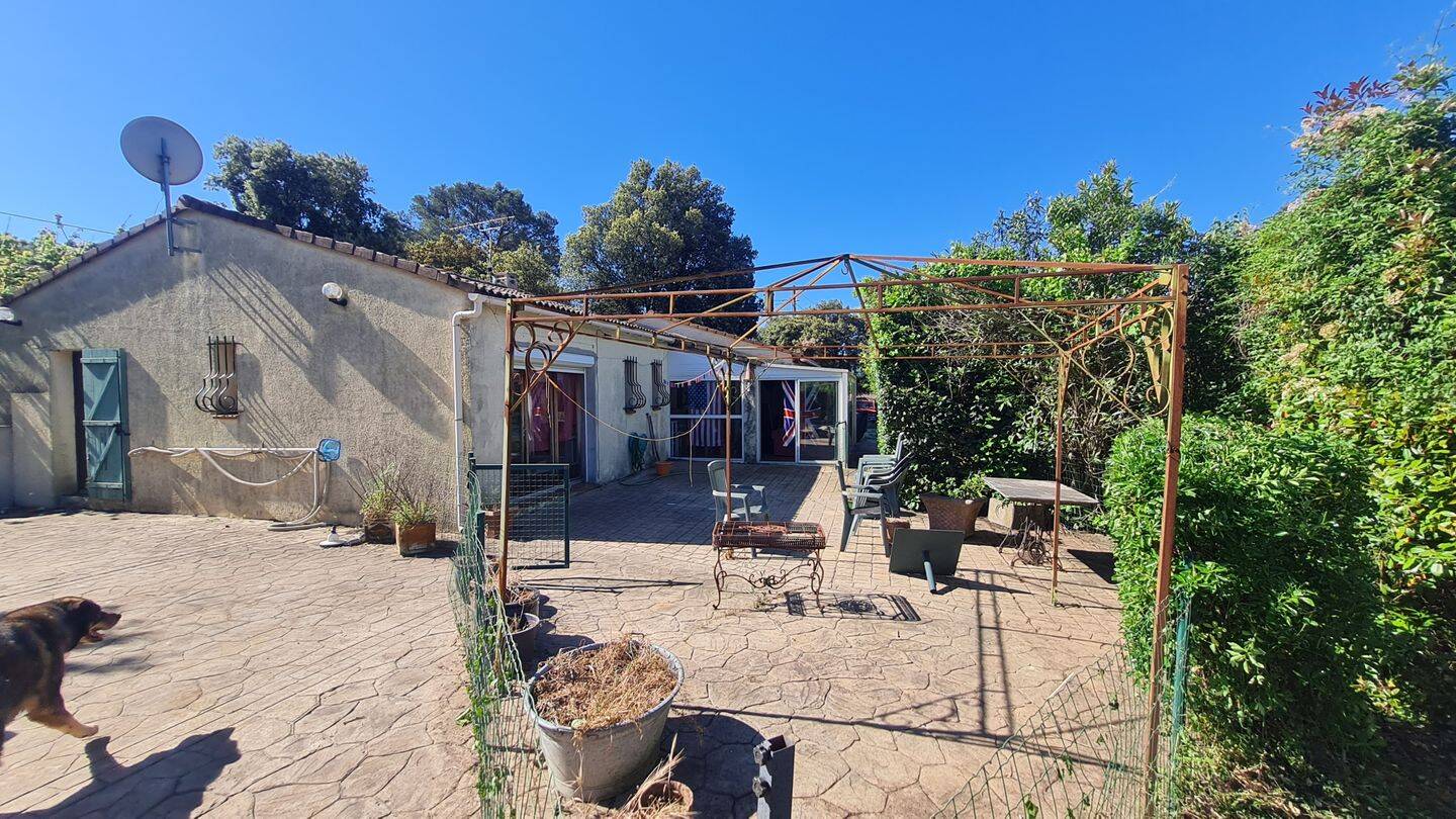 Maison 6 pièces 175 m² · à Sainte-Anastasie-sur-Issole · 175 m² · 1 100 000 €