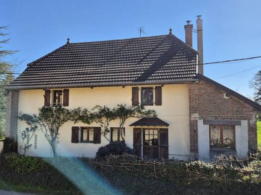 Maison à vendre 249 000 € 8 pièces 5 chambres 203,7 m² 2 000 m² de terrain Chapelle-Voland 39140