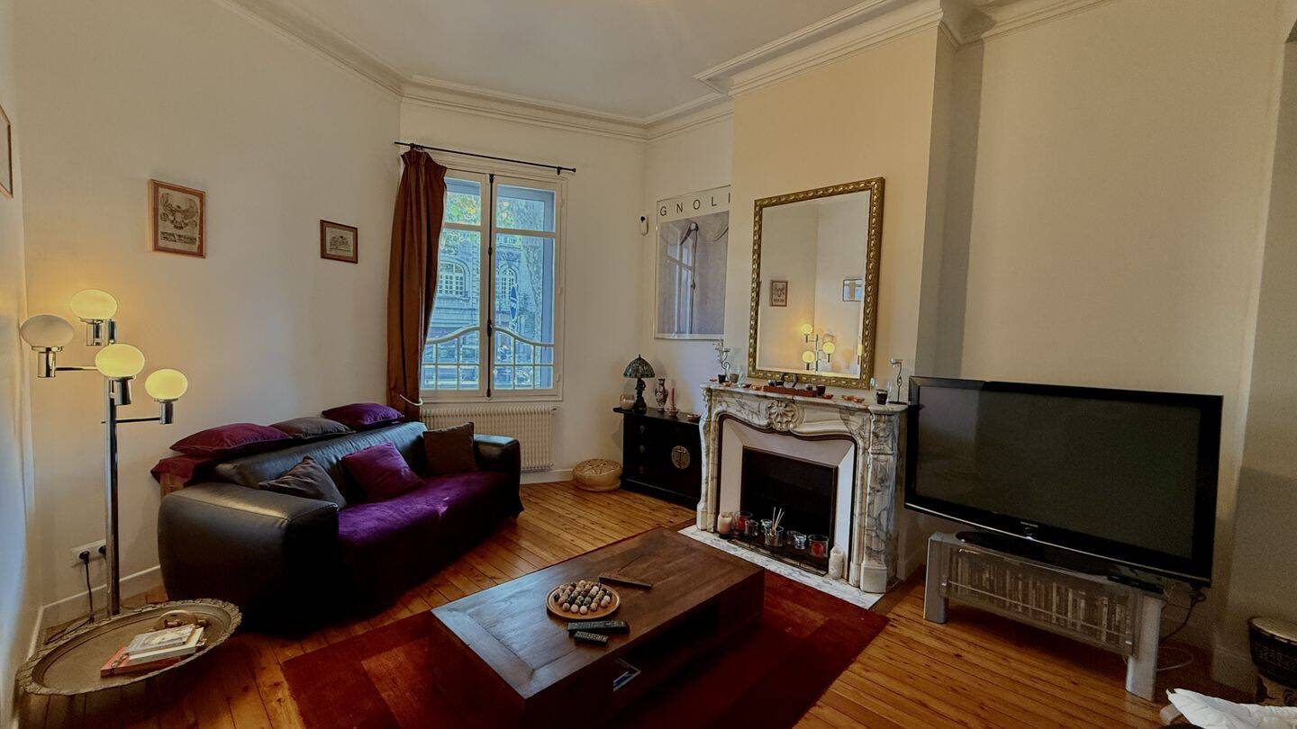 Maison 10 pièces 255 m² · à Bordeaux · 255 m² · 945 000 €