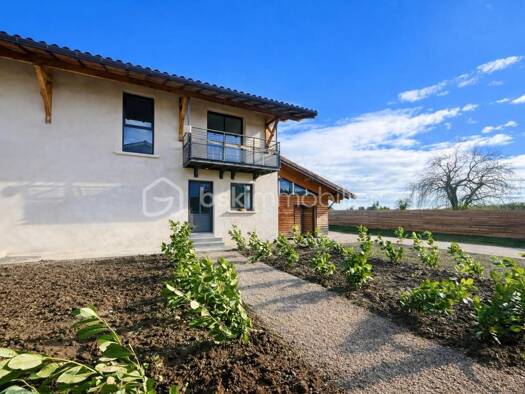 Ferme à vendre 275 000 € 4 pièces 3 chambres 137 m² 270 m² de terrain Reyrieux 01600