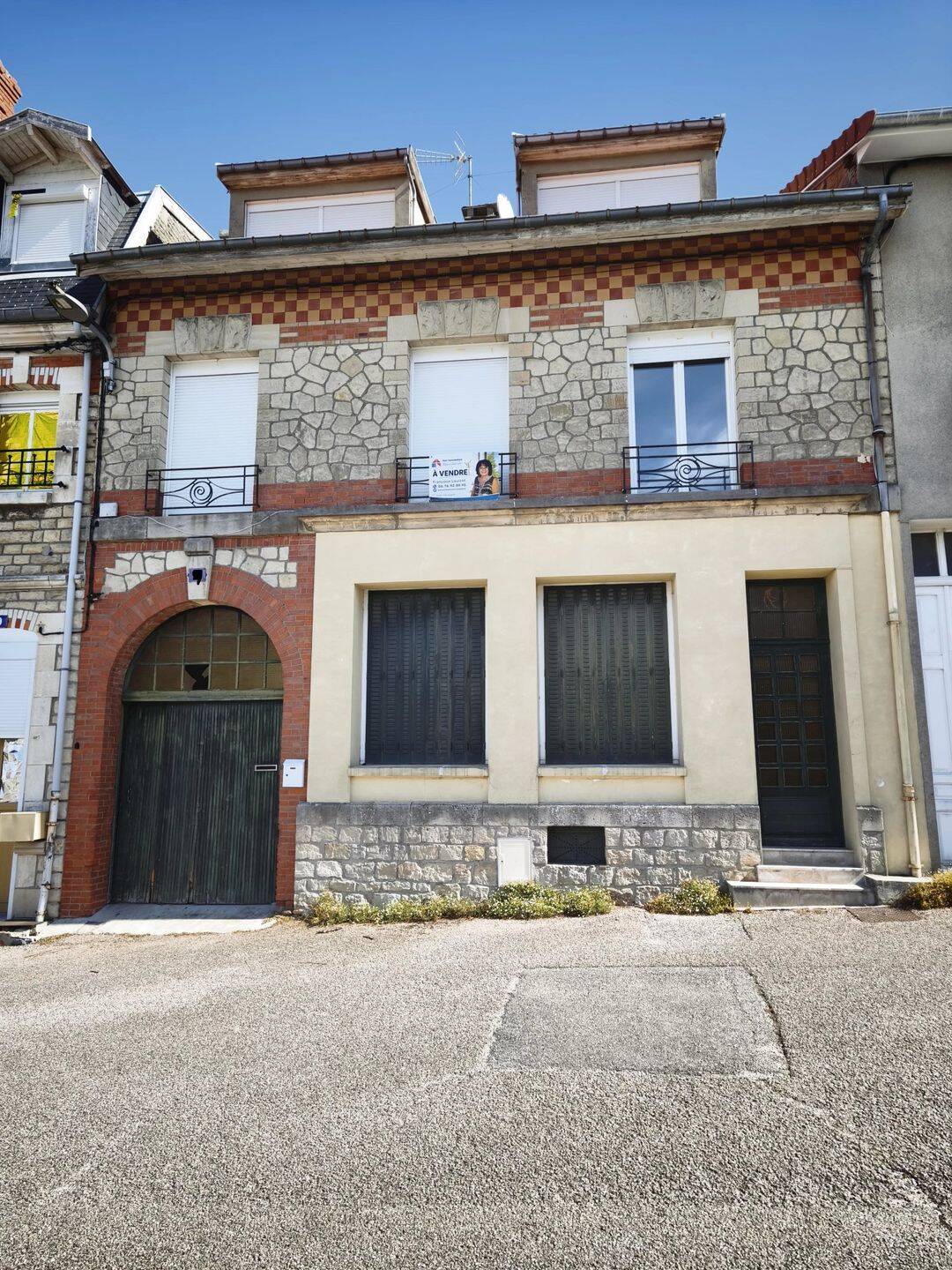 Maison 10 pièces 244 m² · à Sermaize-les-Bains · 244 m² · 129 000 €