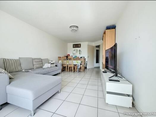 Appartement à vendre 270 000 € 3 pièces 2 chambres 64,4 m² RDC La Bocca Cannes 06150