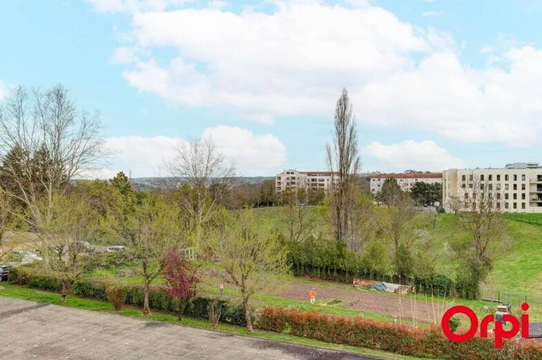 Appartement à vendre 249 000 € 4 pièces 3 chambres 68,3 m² Étage 3/8 Quais de Saône Caluire-et-Cuire 69300