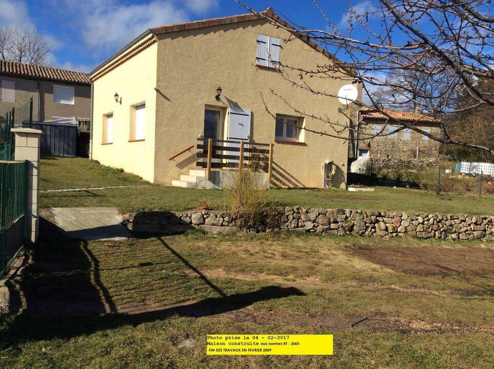 Maison 4 pièces 96 m² · à Gluiras · 96 m² · 980 €/mois