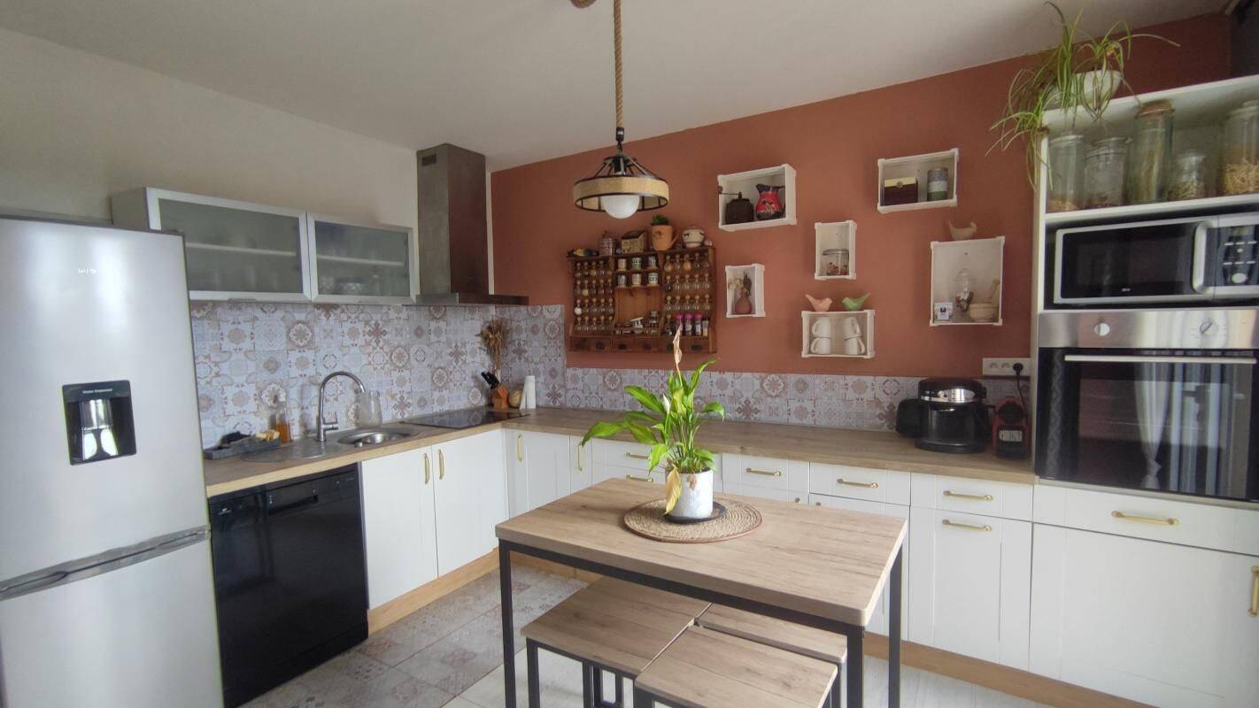 Maison 6 pièces 147 m² · à Perpezac-le-Noir · 147 m² · 237 000 €