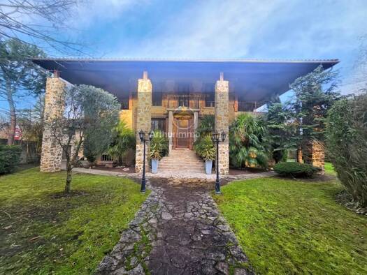 Villa à vendre 1 190 000 € 10 pièces 5 chambres 254 m² 1 276 m² de terrain Saint Pierre-Kiffer Le Plessis-Trévise 94420