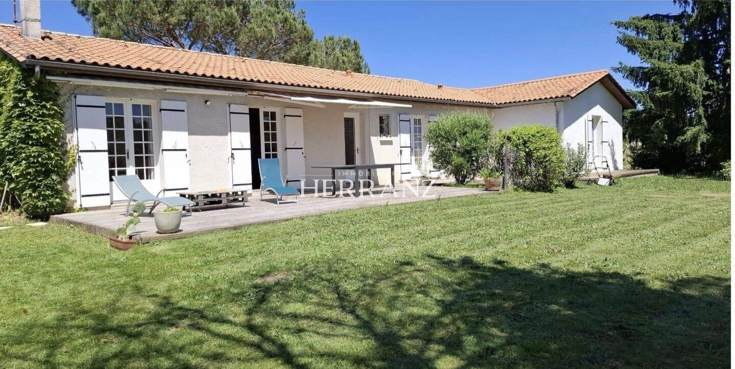 Maison 7 pièces 180 m² · à Saint-Martin-du-Bois · 180 m² · 376 000 €