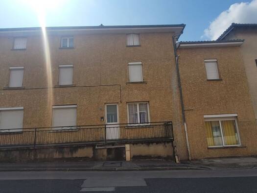 Appartement à louer 1 000 € 3 pièces 2 chambres 123 m² 1 étages Savigneux 01480