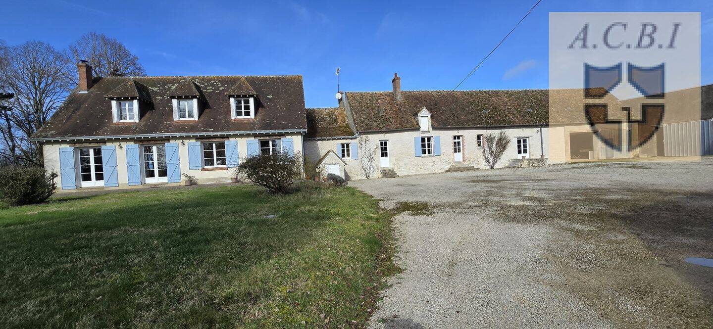 Maison 11 pièces 346 m² · à Beauce la Romaine · 346 m² · 388 500 €