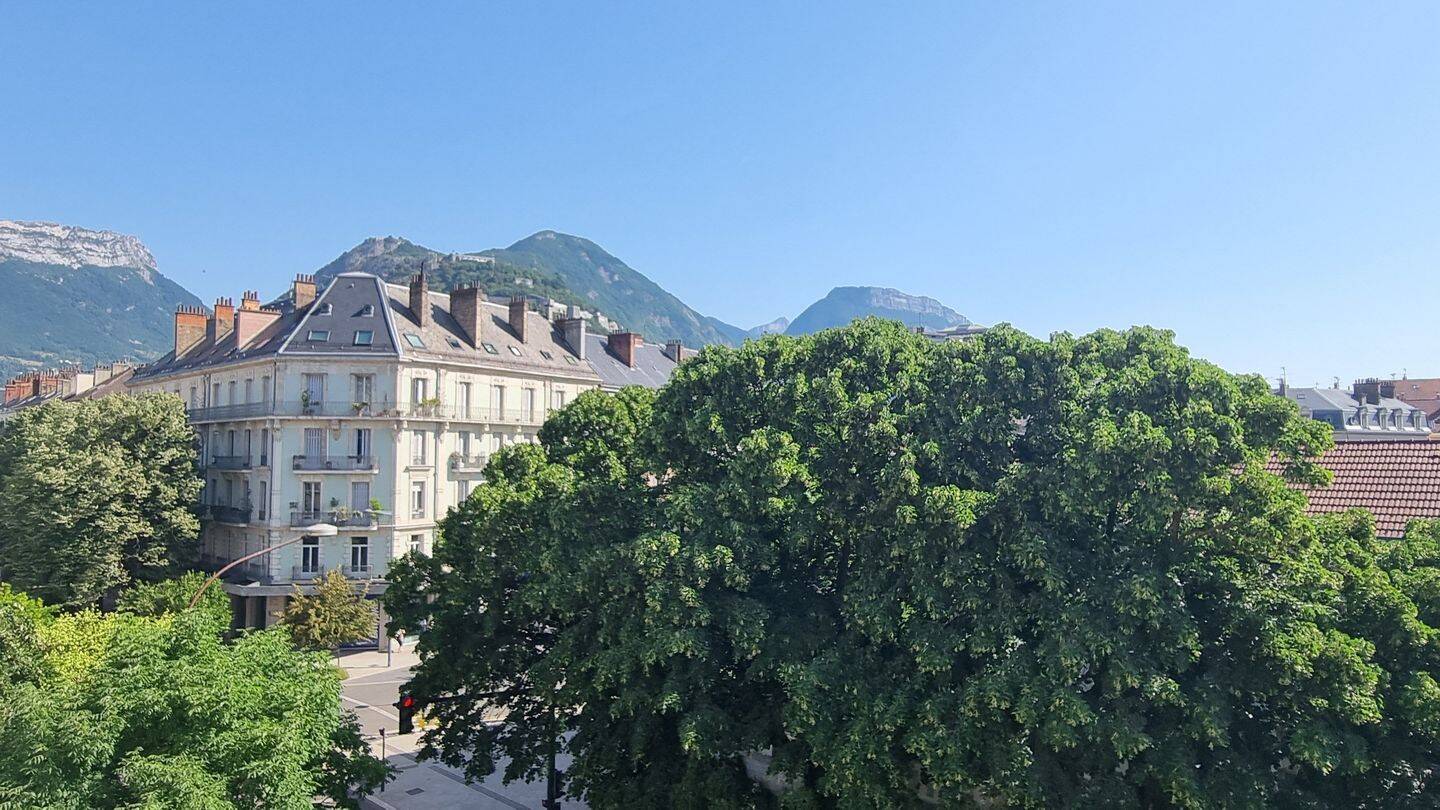 Appartement 2 pièces 58 m² · à Grenoble · 58 m² · 885 €