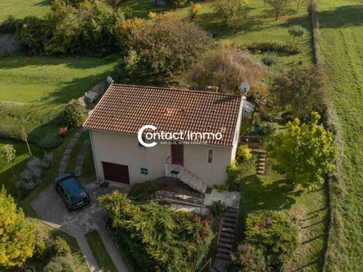 Maison à vendre 199 000 € 3 pièces 2 chambres 81 m² 2 949 m² de terrain Vic-le-Comte 63270