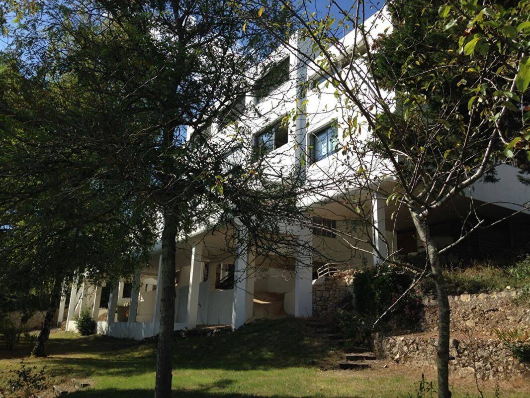 Maison 9 pièces 265 m² · à Fontenay-le-Comte · 265 m² · 621 600 €