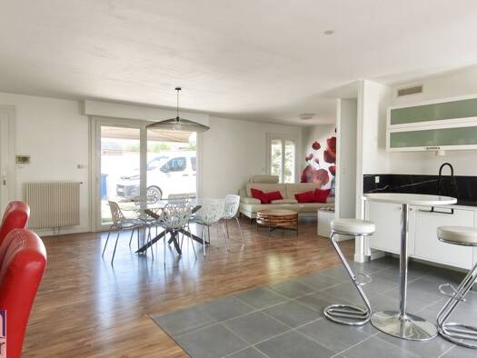 Maison de plain-pied à vendre 309 000 € 4 pièces 3 chambres 94 m² 317 m² de terrain Nîmes 30900