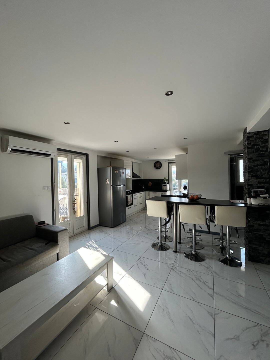 Appartement 3 pièces 71 m² · à Châteauneuf-les-Martigues · 71 m² · 244 000 €