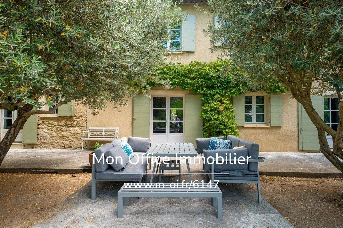 Maison 9 pièces 290 m² · à Lourmarin · 290 m² · 1 485 000 €