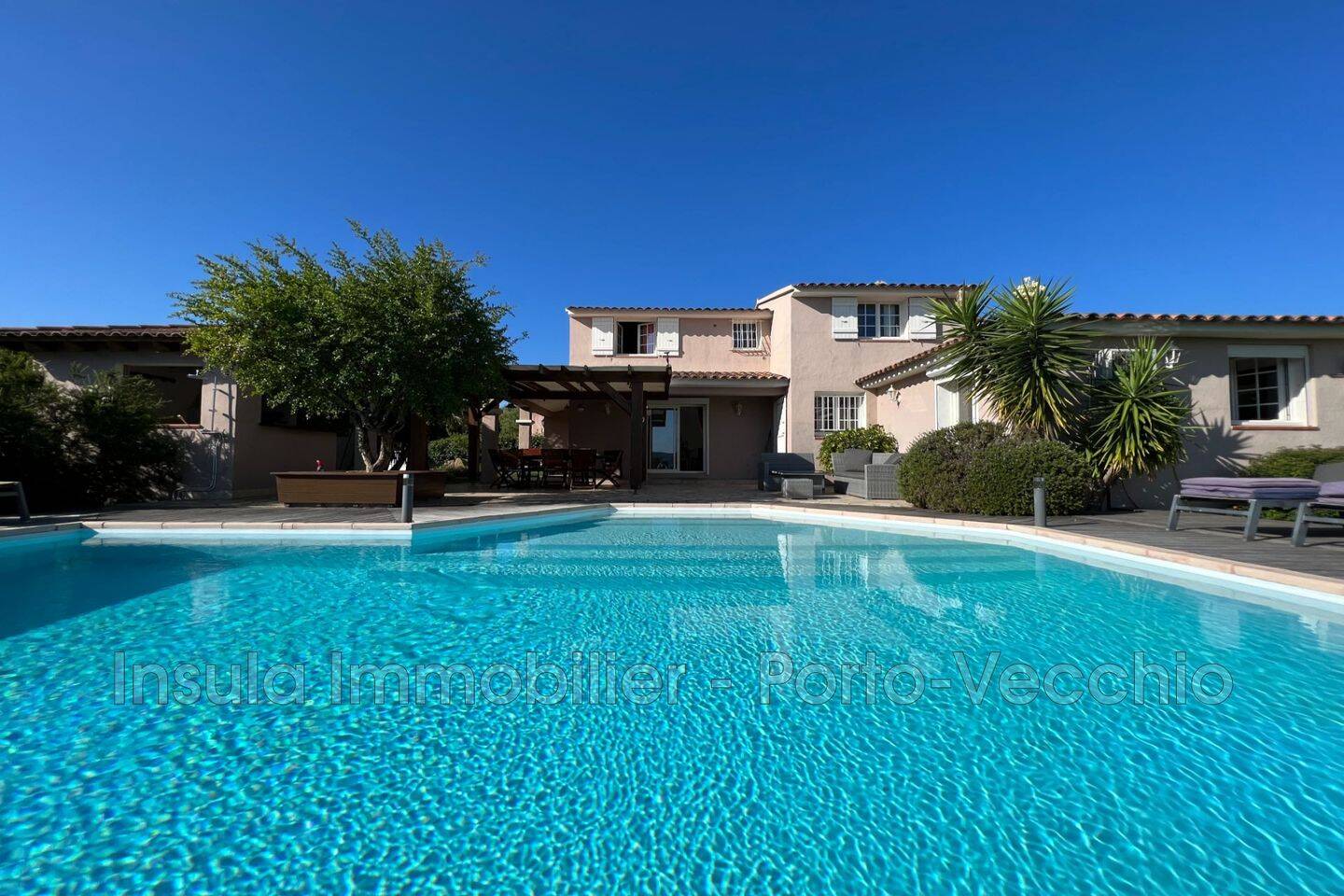Maison 5 pièces 181 m² · à Zonza · 181,2 m² · 1 092 000 €