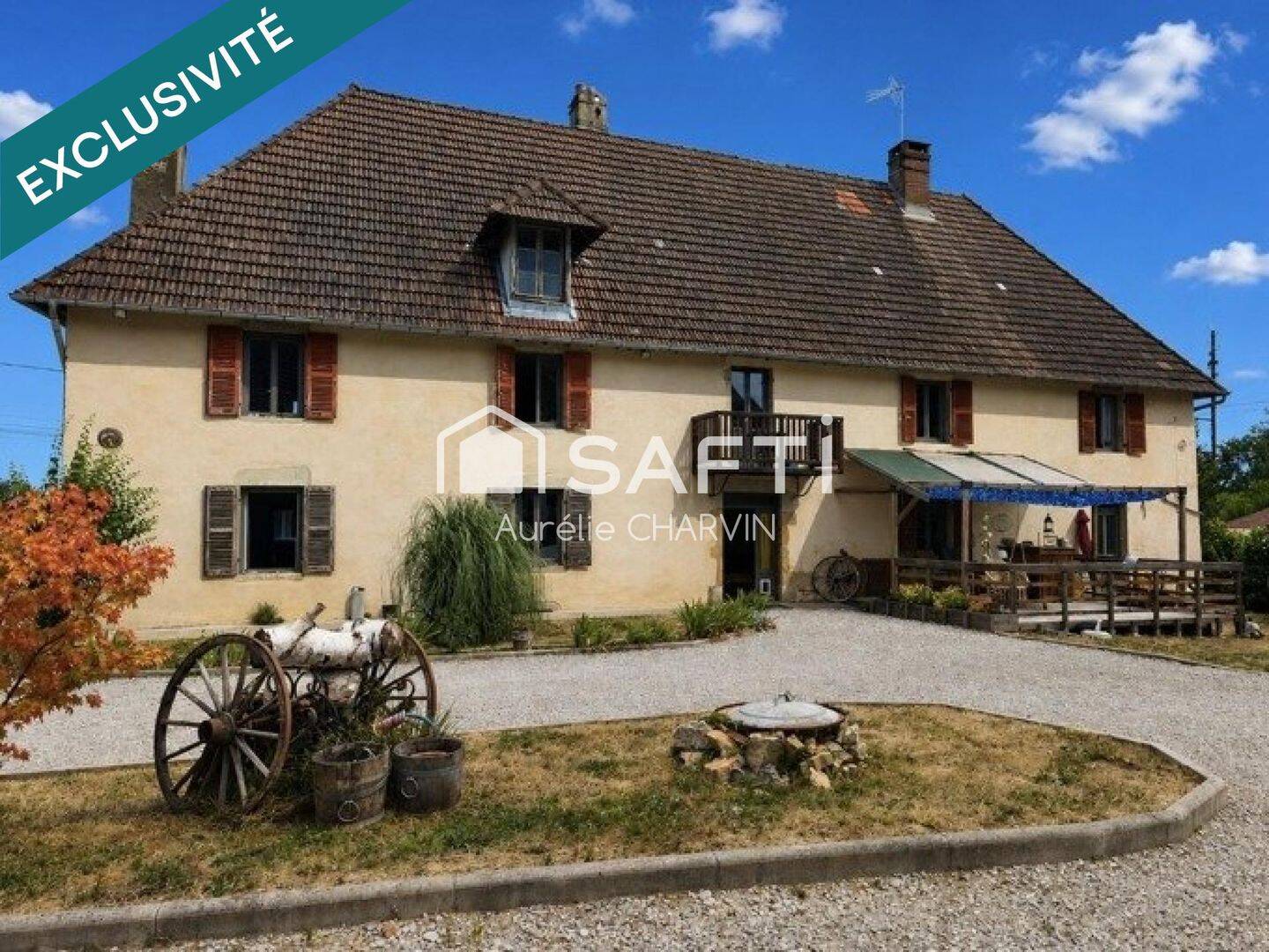 Maison 12 pièces 300 m² · à Champrougier · 300 m² · 325 000 €