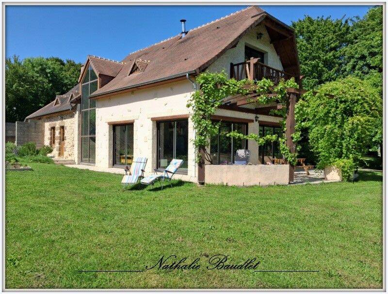 Maison 8 pièces 250 m² · à Mont-Saint-Jean · 250 m² · 378 940 €