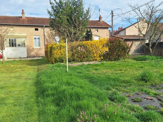 Immeuble à vendre 103 000 € 110 m² Est Montchanin 71210