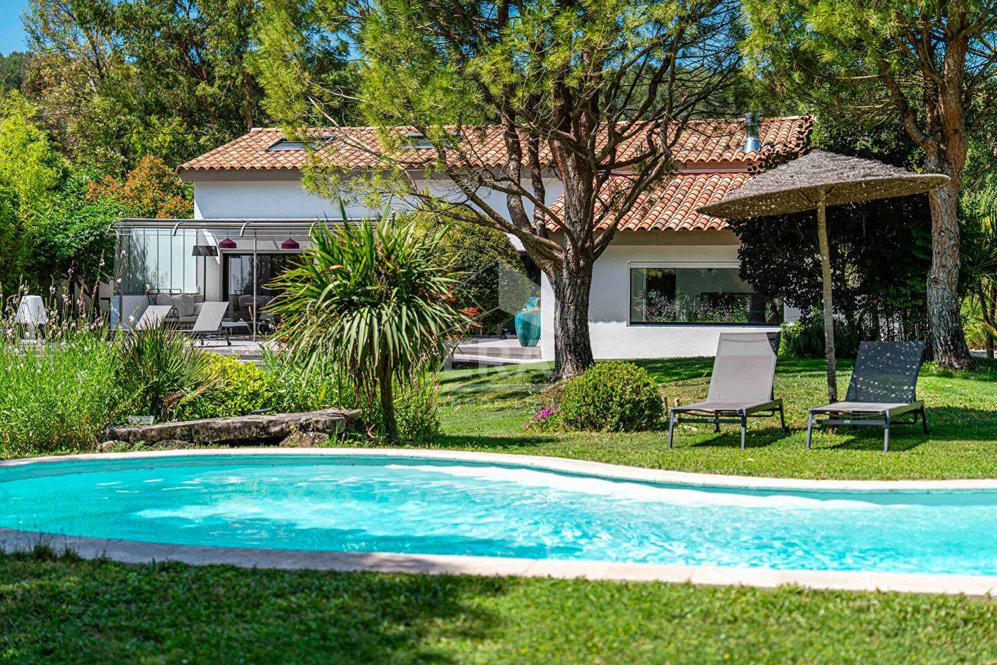 Maison 6 pièces 173 m² · à Cabries · 173 m² · 1 169 000 €