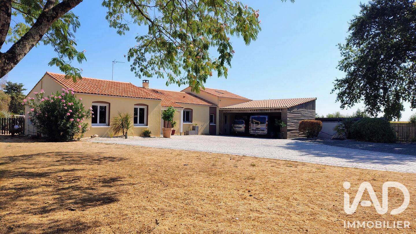 Maison 7 pièces 155 m² · à Xanton-Chassenon · 154,8 m² · 249 000 €