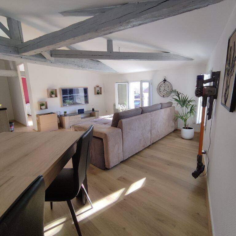 Appartement 2 pièces 42 m² · à Saintes · 42 m² · 661 €