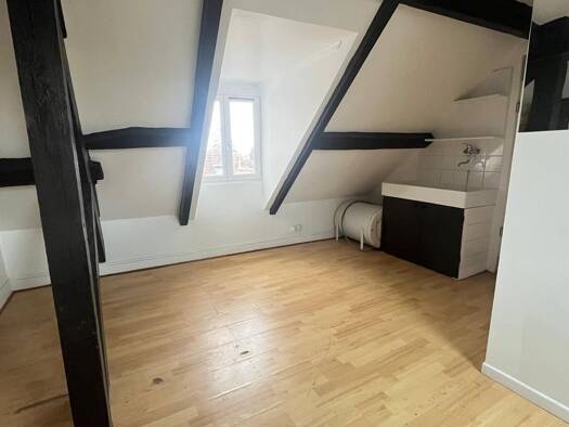 Appartement à louer 450 € 1 pièce 12 m² RDC La Queue-les-Yvelines 78940