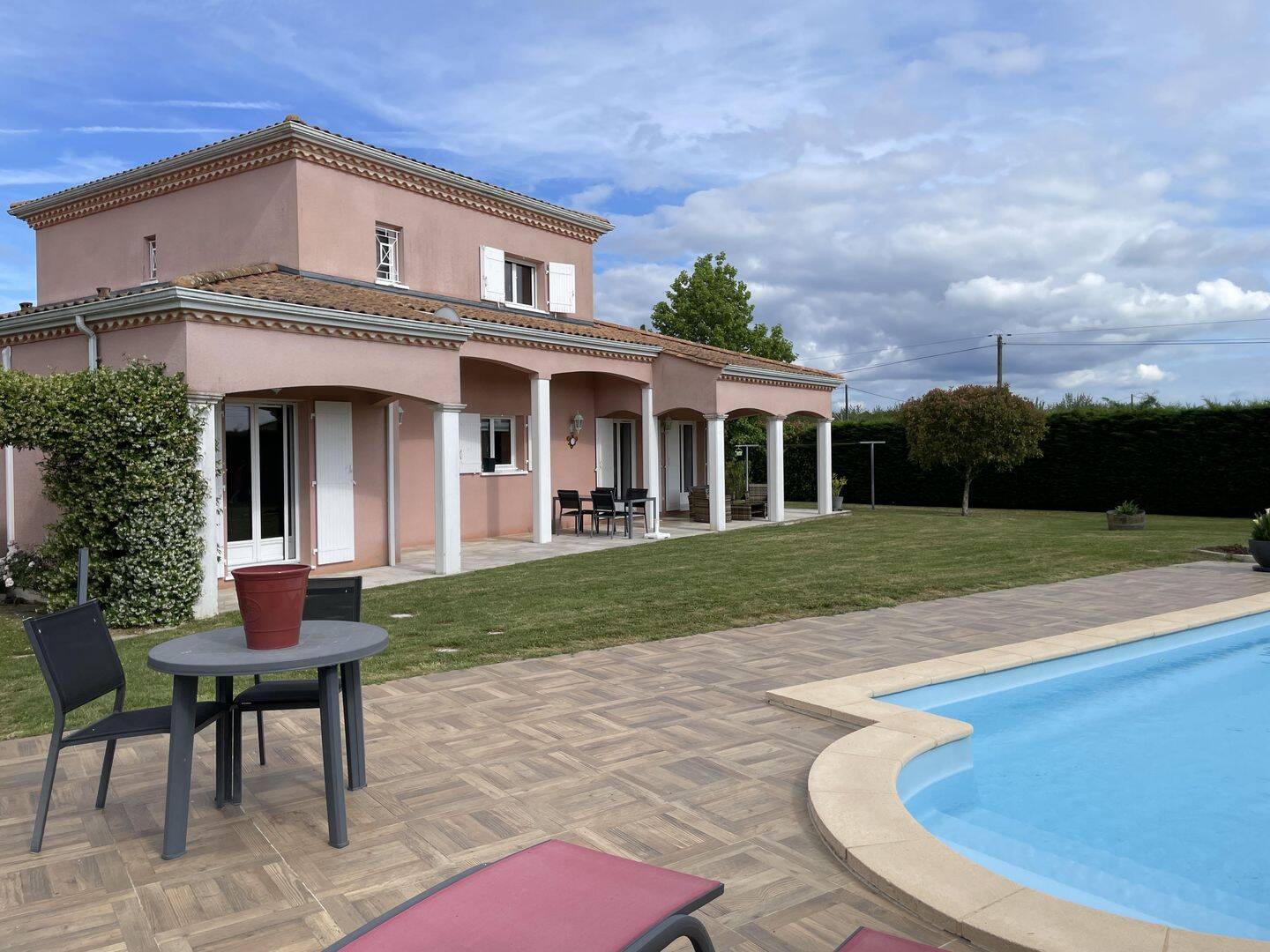 Maison 6 pièces 155 m² · à Cercoux · 155 m² · 352 000 €