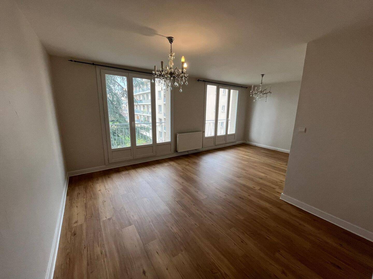 Appartement 3 pièces 68 m² · à Vénissieux · 67,8 m² · 925 €/mois