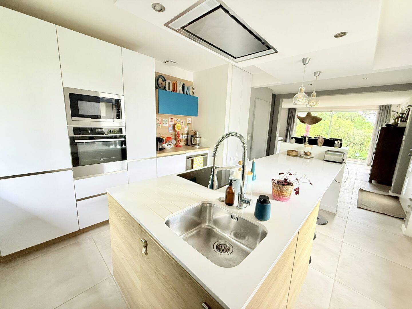Maison 9 pièces 241 m² · à Divonne-les-Bains · 241 m² · 1 295 000 €