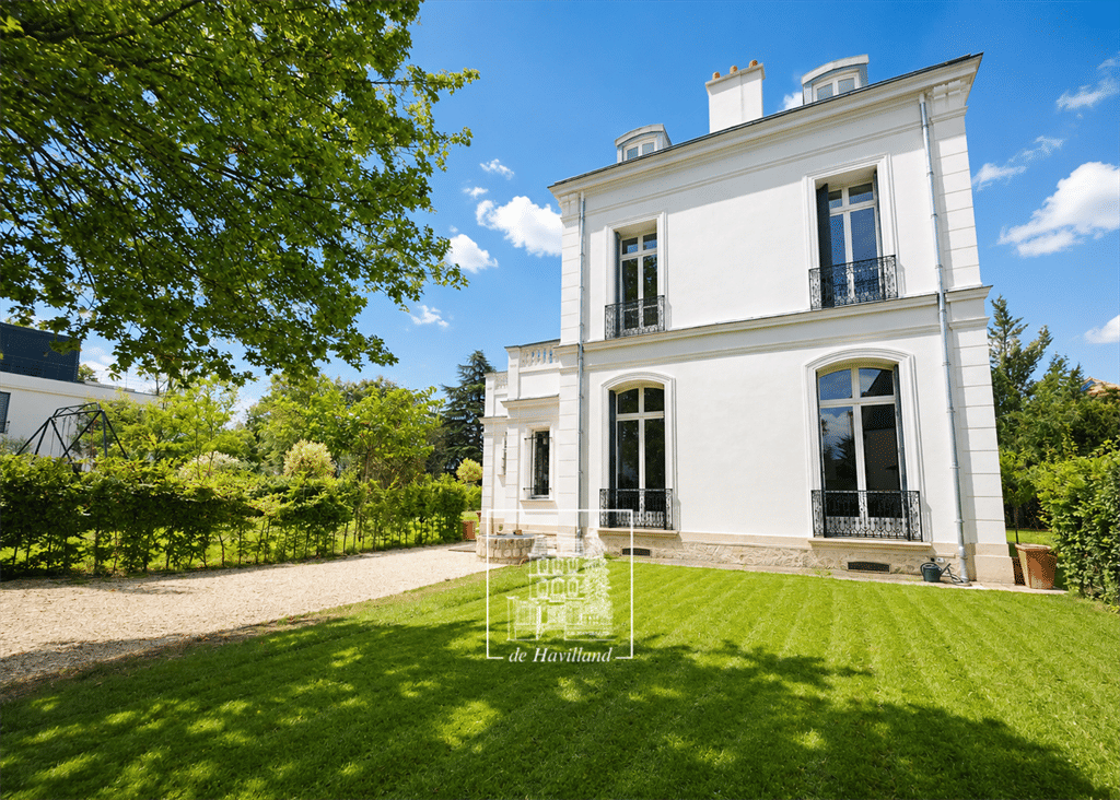 Maison 5 pièces 197 m² · à Croissy-sur-Seine · 197 m² · 4 220 €/mois
