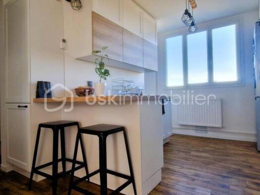 Appartement à vendre 146 000 € 4 pièces 2 chambres 72,6 m² Étage 3/4 Est Aureilhan 65800