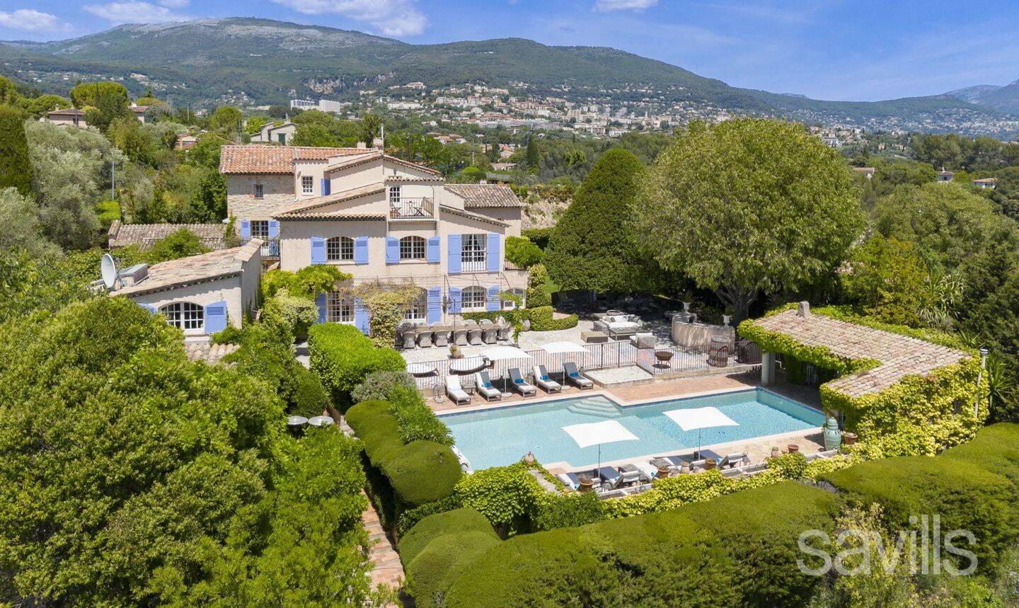 Maison 10 pièces 503 m² · à Grasse · 502,9 m² · 3 850 000 €