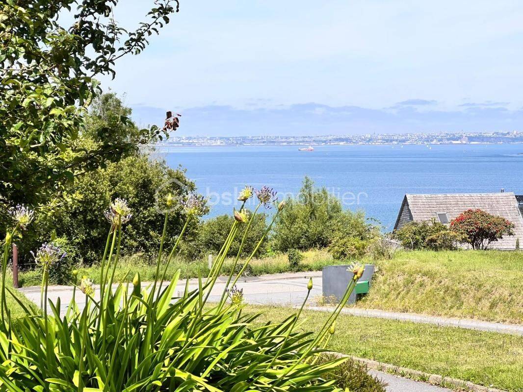 Maison 11 pièces 220 m² · à Lanvéoc · 220 m² · 370 000 €