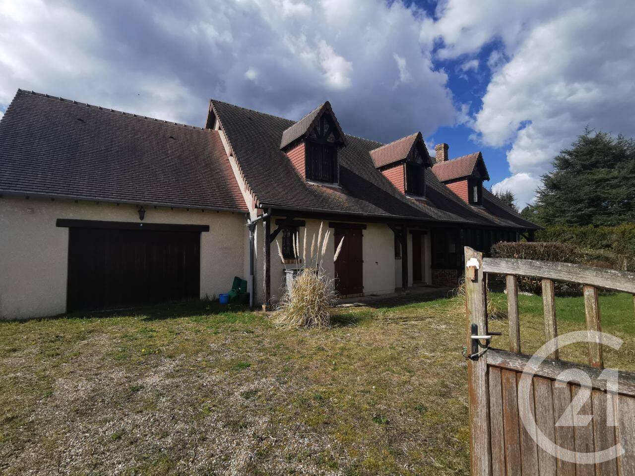 Maison 6 pièces 160 m² · à Villiers-en-Désœuvre · 160 m² · 270 000 €