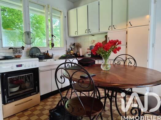 Maison à vendre 141 000 € 5 pièces 3 chambres 81 m² 401 m² de terrain Souche Niort 79000